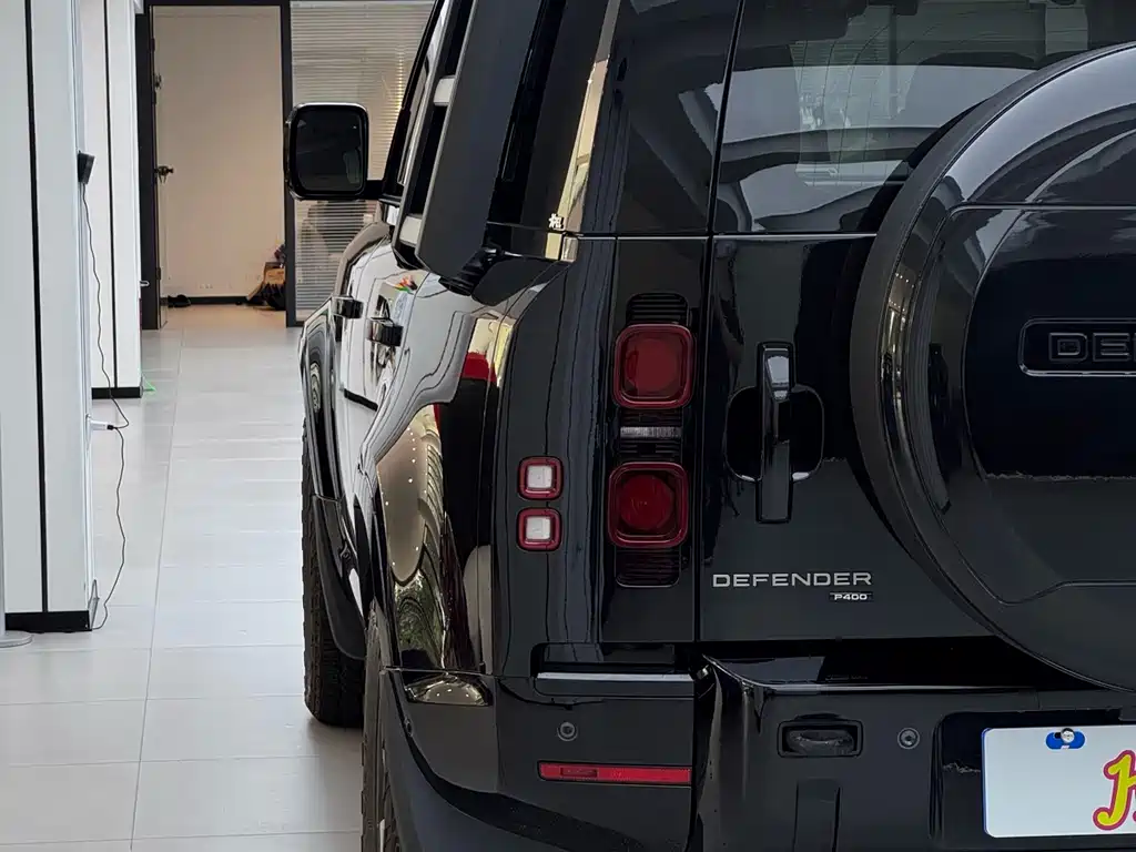 Land Rover Defender 2022 — фото 42
