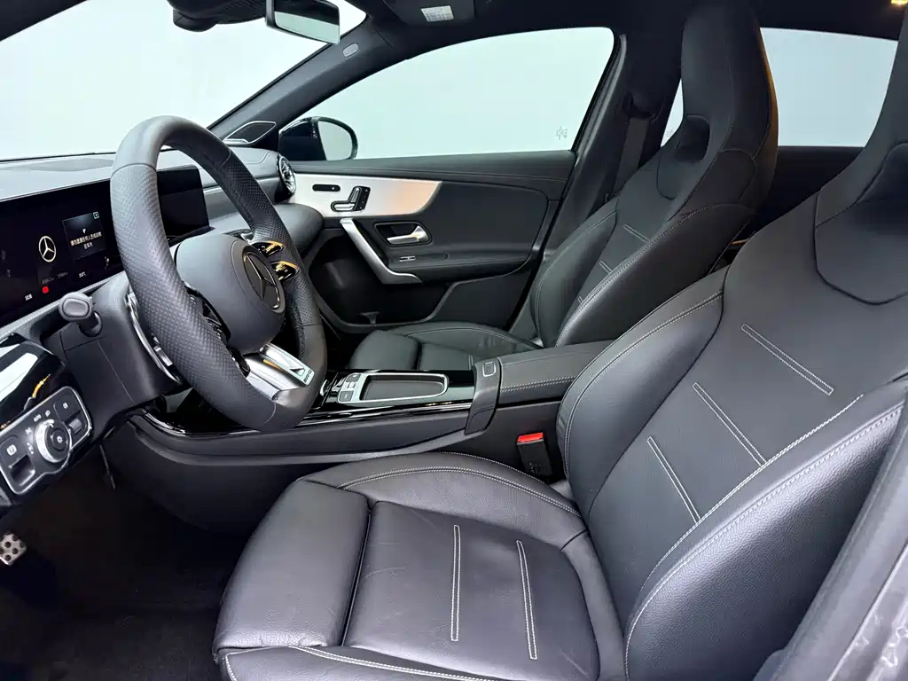 Mercedes-Benz A-Class AMG 2024 — фото 5