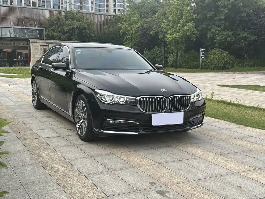 BMW 7 Series 2017 — фото 3