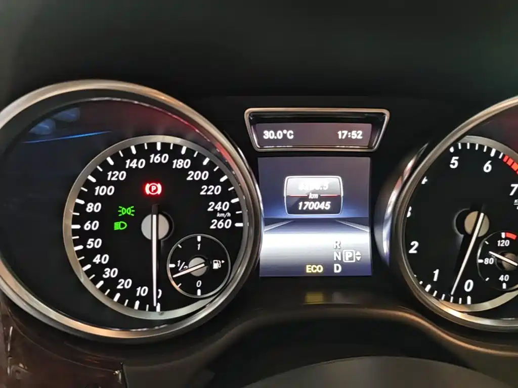 Mercedes-Benz M-Class 2015 — фото 12