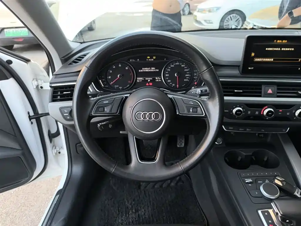 Audi A4L 2020 — фото 11