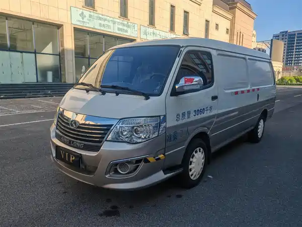 Golden Dragon Jinwei 2018