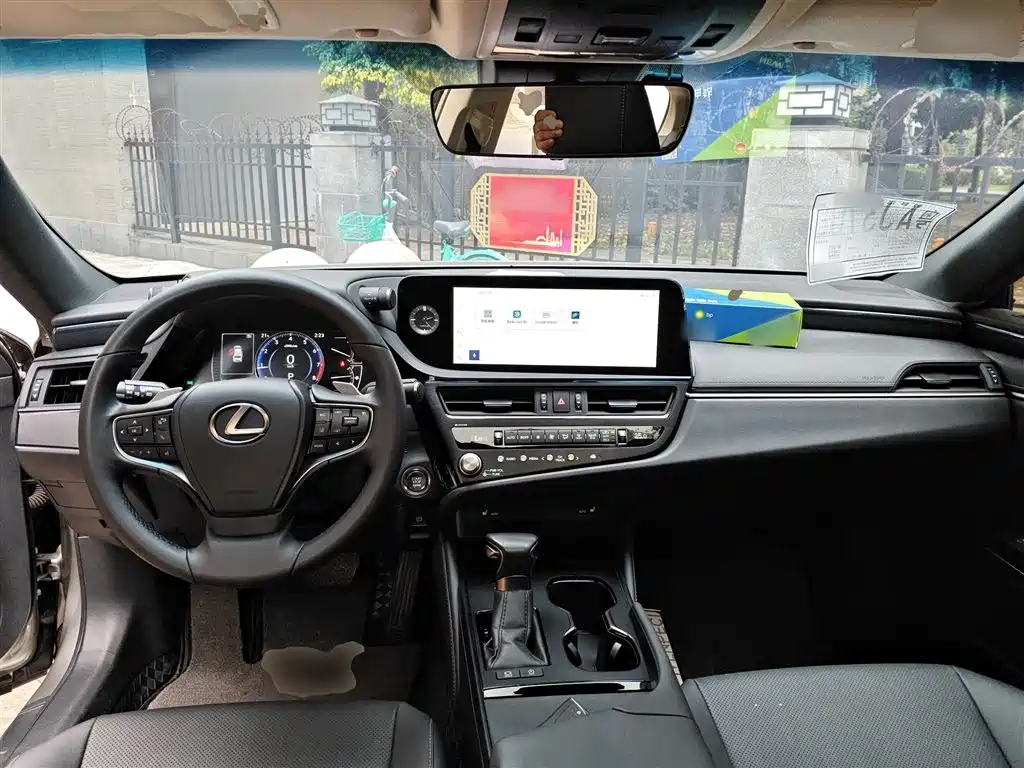 Lexus ES 2023 — фото 10