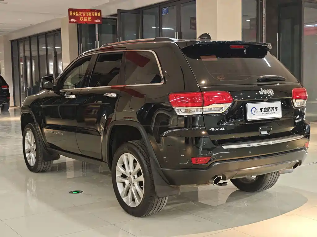 Jeep Grand Cherokee 2018 — фото 17