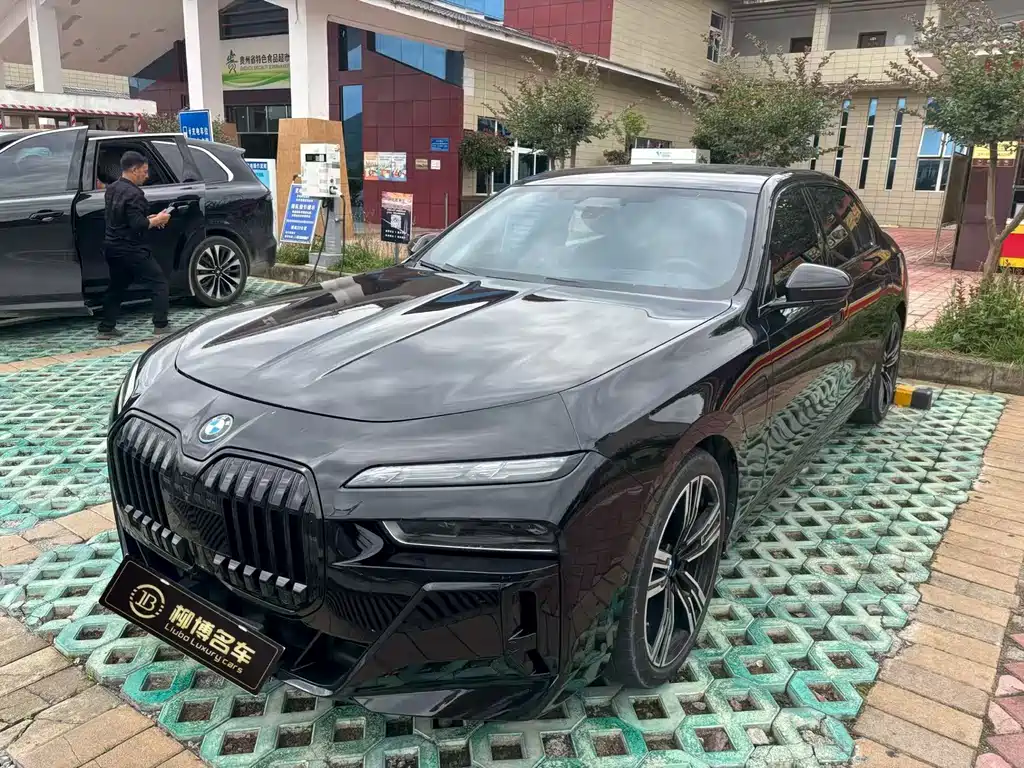 BMW i7 2023
