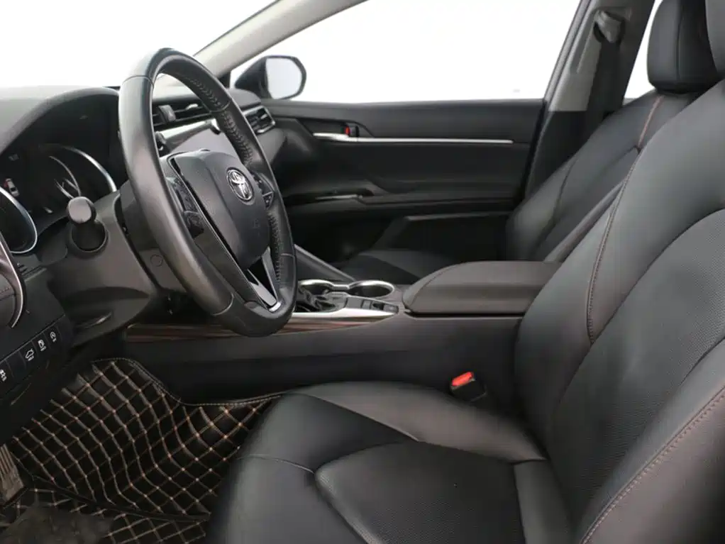 Toyota Camry 2020 — фото 11