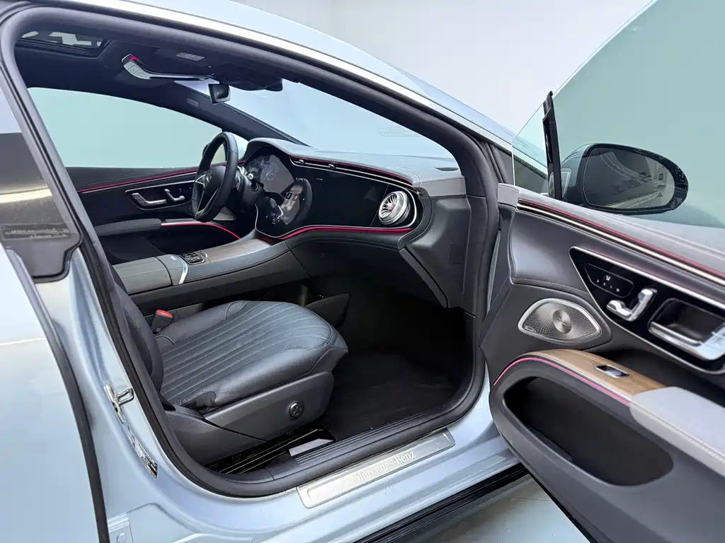 Mercedes-Benz EQS 2024 — фото 11