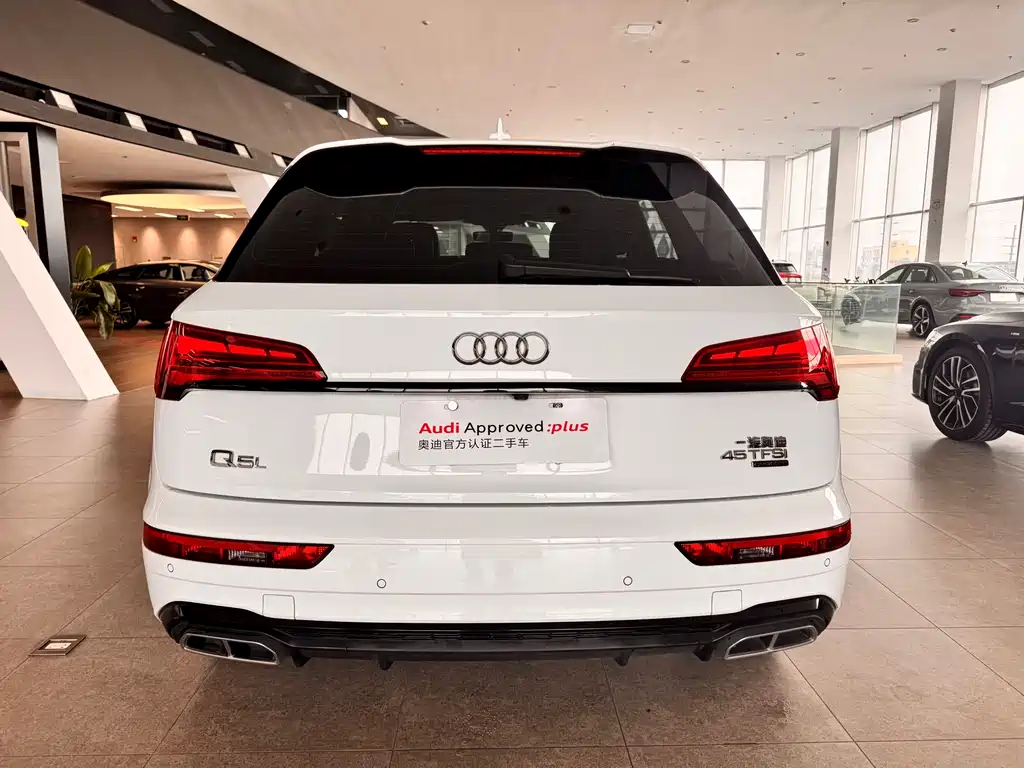 Audi Q5L 2023 — фото 4