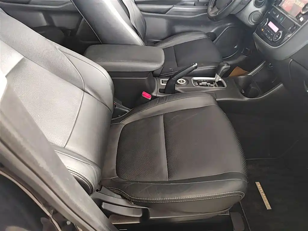 Mitsubishi Outlander 2015 — фото 25
