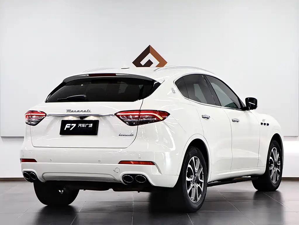Maserati Levante 2023 — фото 6
