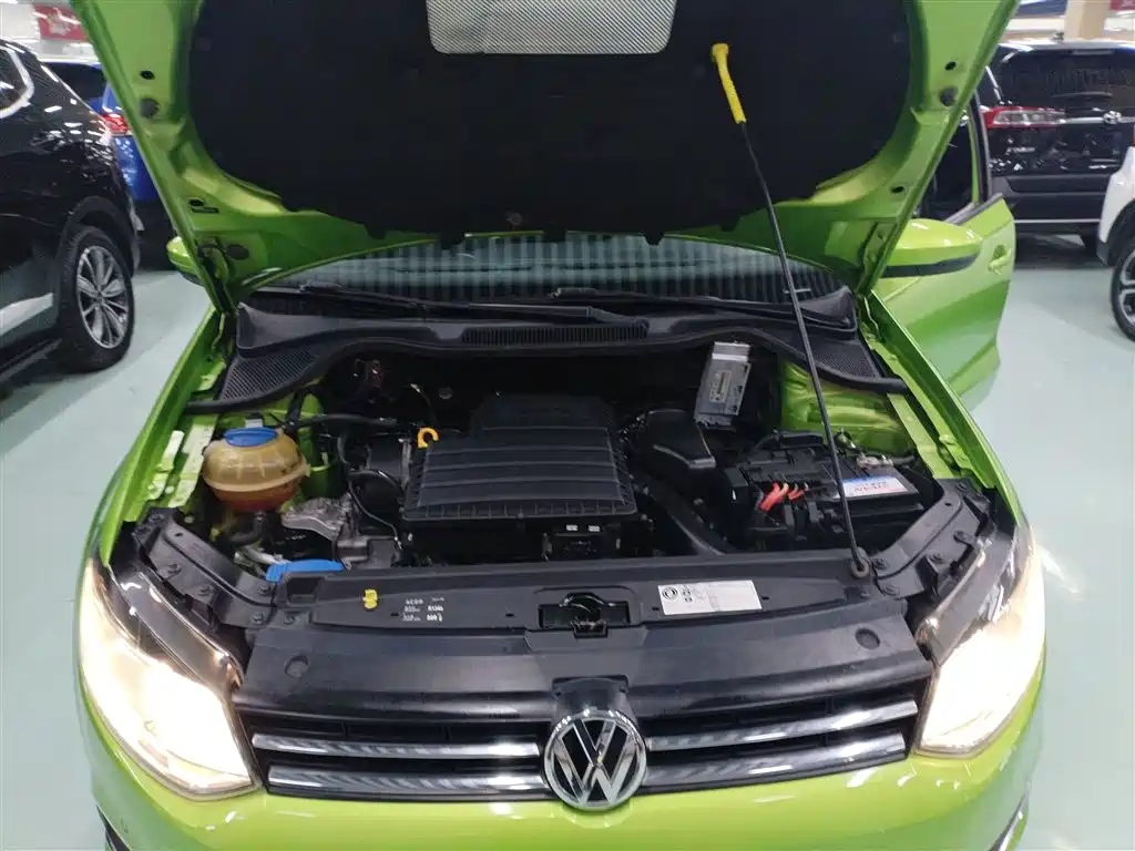 Volkswagen Polo 2015 — фото 10