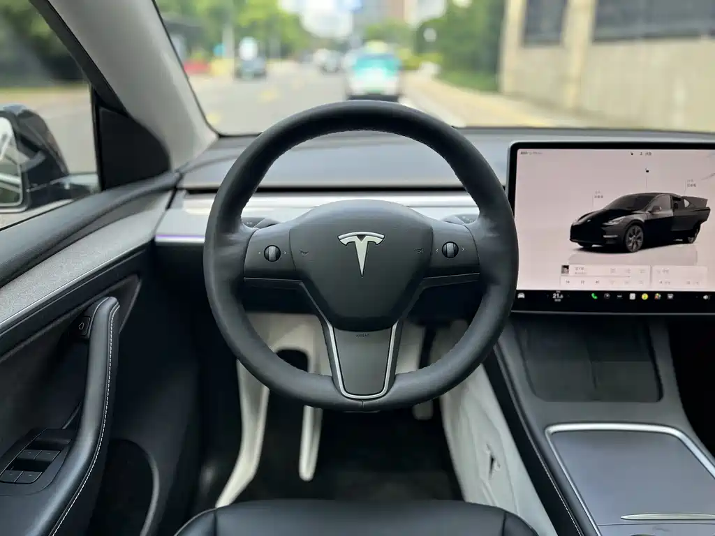 Tesla Model Y 2023 — фото 9