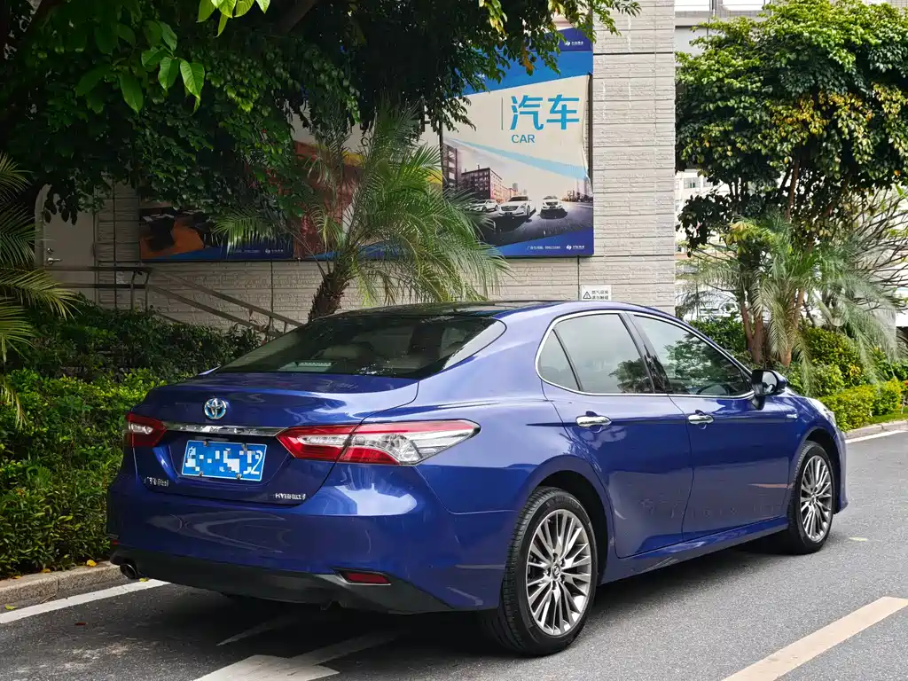 Toyota Camry 2019 — фото 7