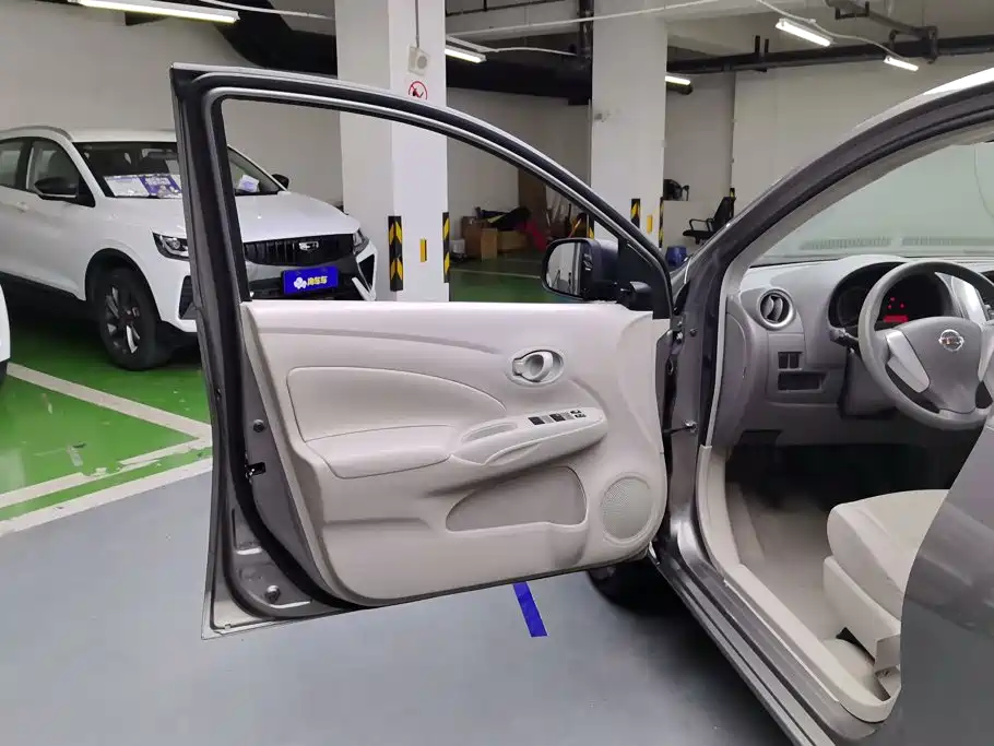 Nissan Sunny 2016