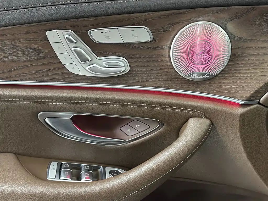 Mercedes-Benz E-Class 2022 — фото 21