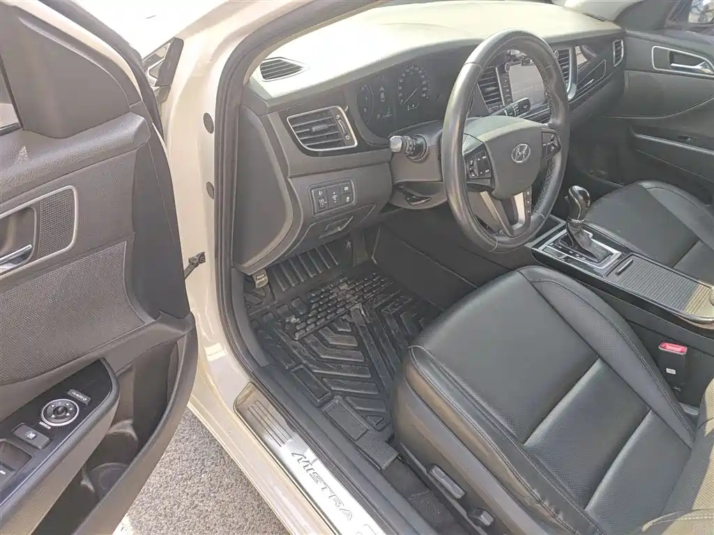 Hyundai Mistra 2015 — фото 15