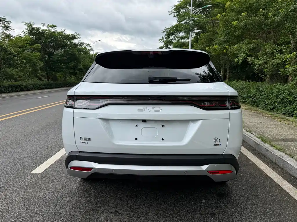 BYD L DM-i 2026 — фото 18
