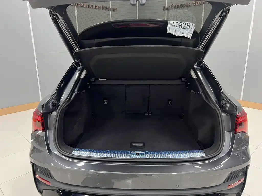 Audi Q3 Sportback 2023 — фото 13