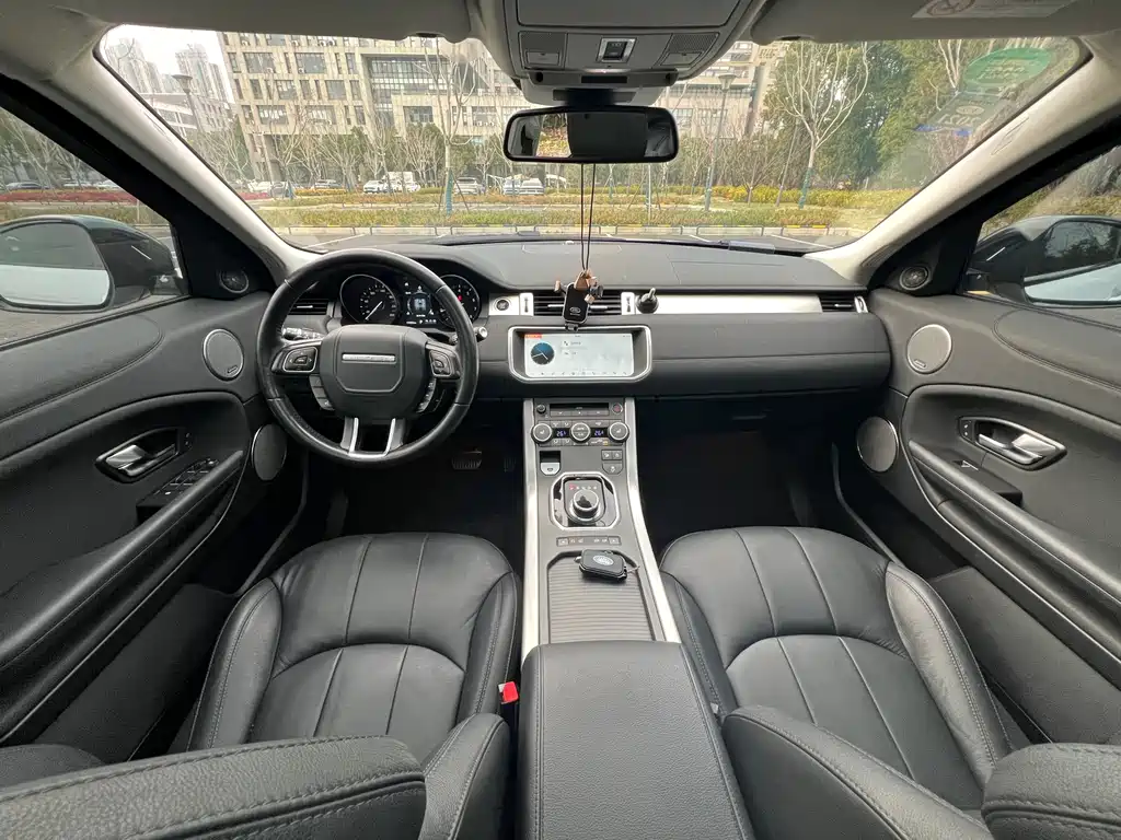 Land Rover Evoque 2019 — фото 9