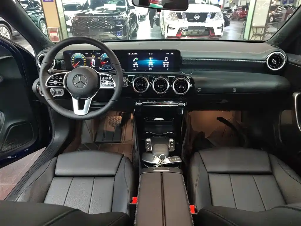 Mercedes-Benz A-Class 2021 — фото 12