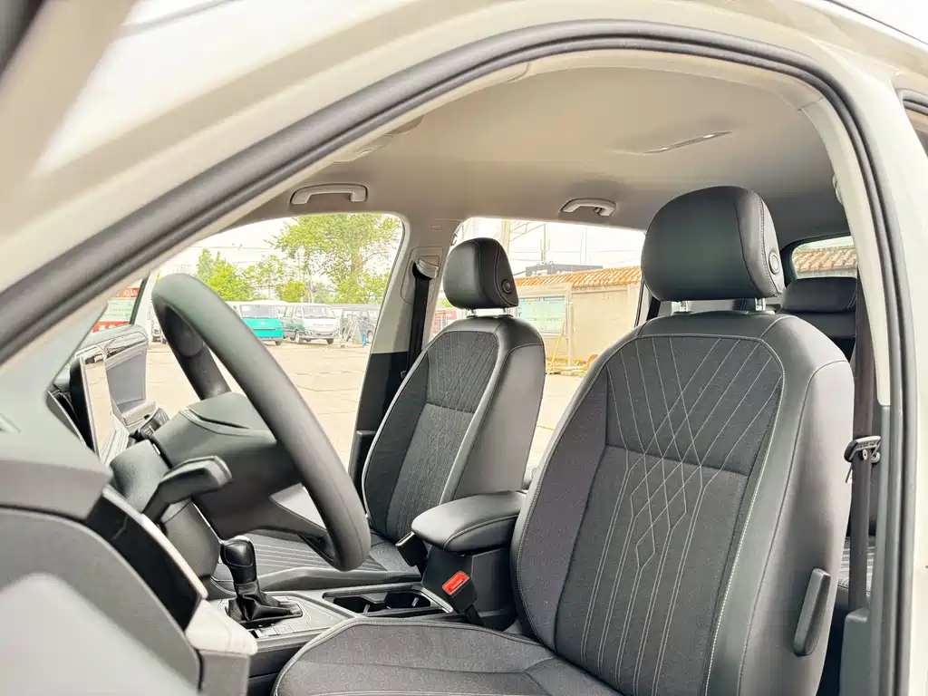 Volkswagen Tiguan L 2022 — фото 20