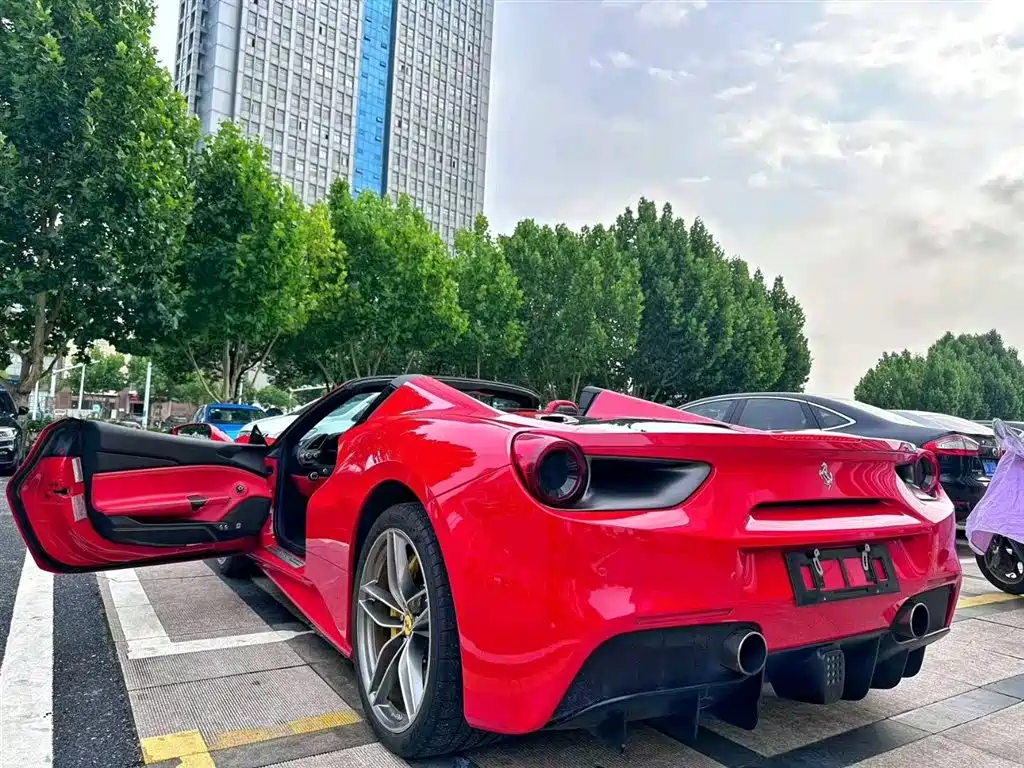 Ferrari 488 2018 — фото 8