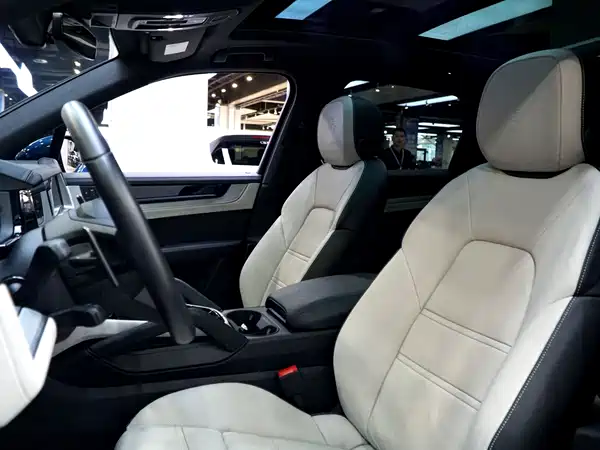 Porsche Cayenne 2025