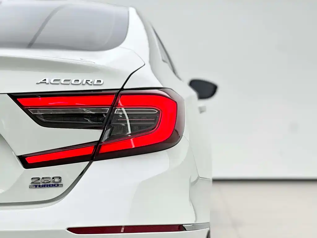 Honda Accord 2023 — фото 12