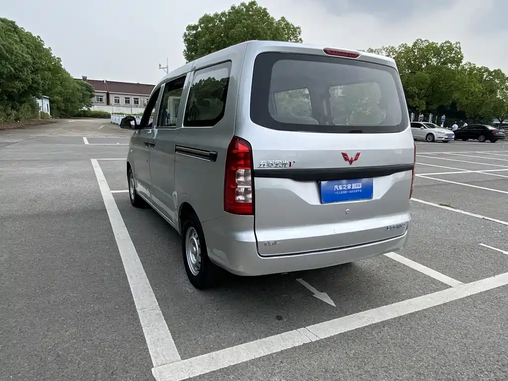 Wuling Hongguang V 2021 — фото 15
