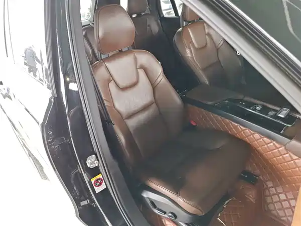 Volvo XC90 2021