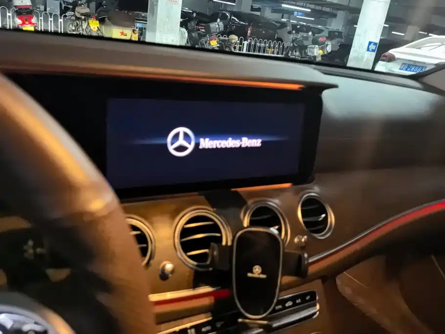 Mercedes-Benz E-Class 2019 — фото 13