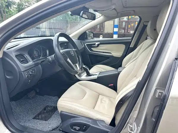 Volvo S60 2015