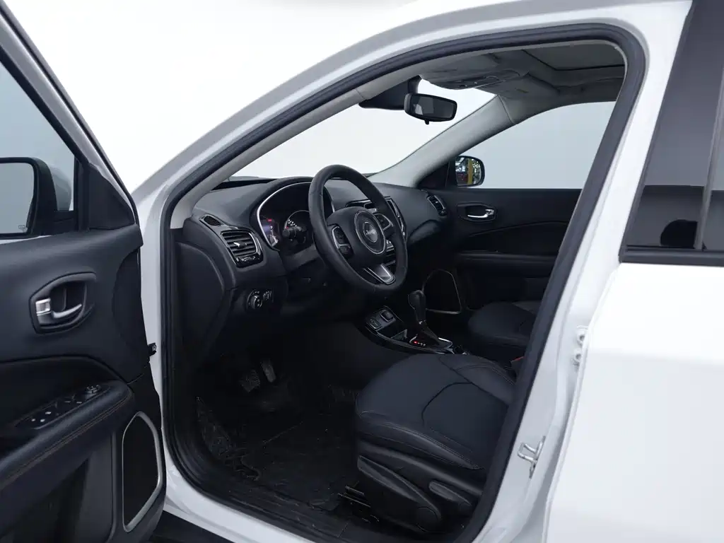 Jeep Compass 2021 — фото 12