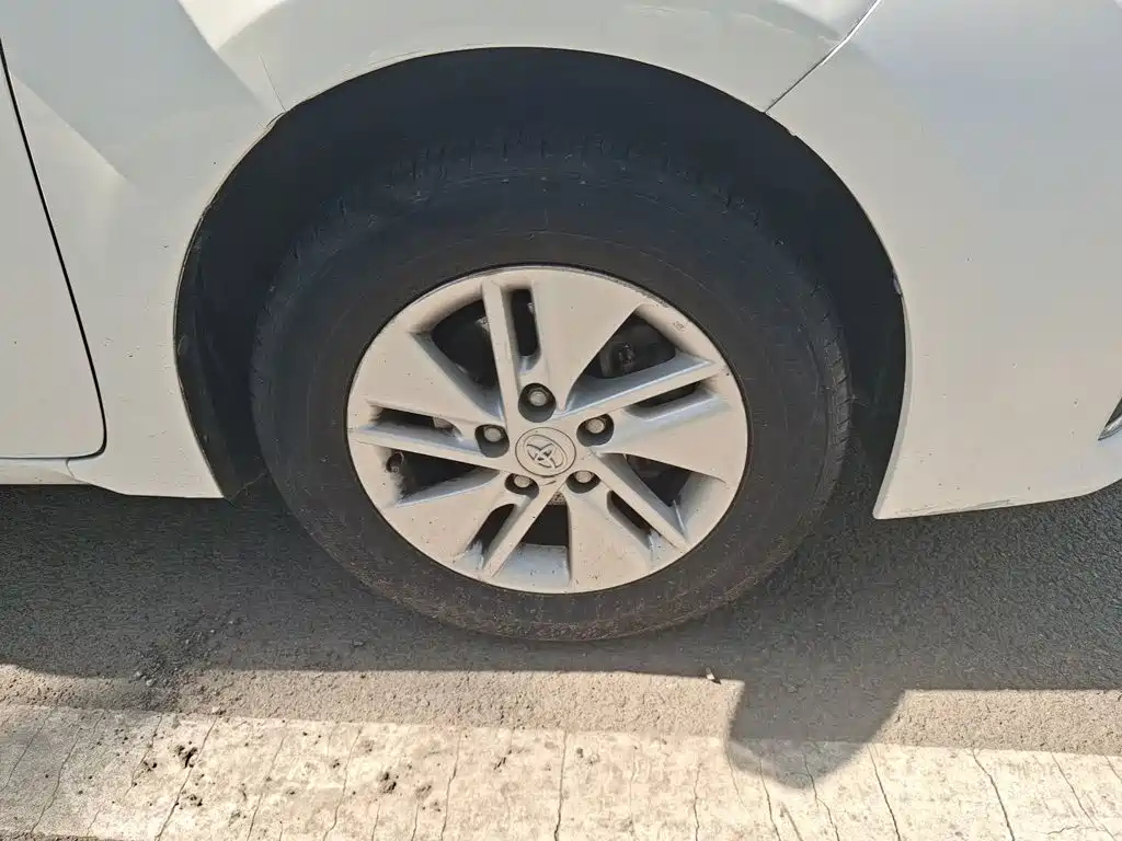 Toyota Corolla 2015 — фото 23