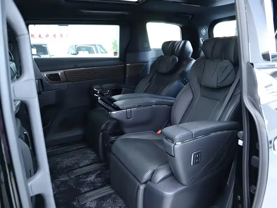 Toyota Alphard 2024 — фото 6