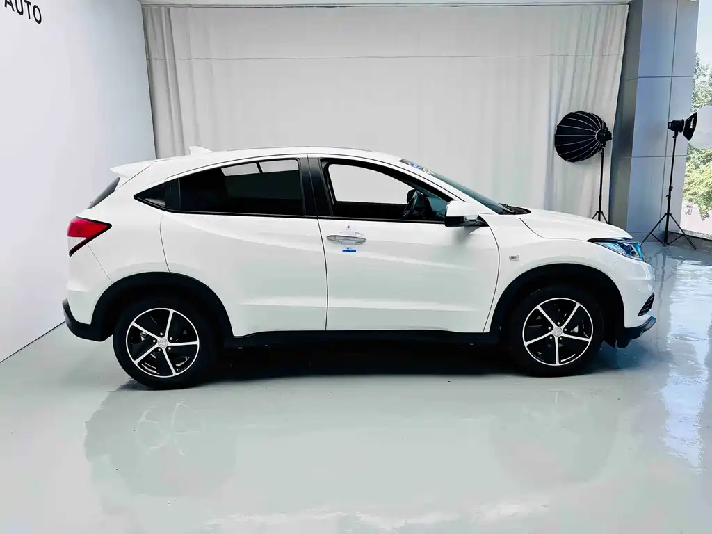 Honda Vezel 2022 — фото 4