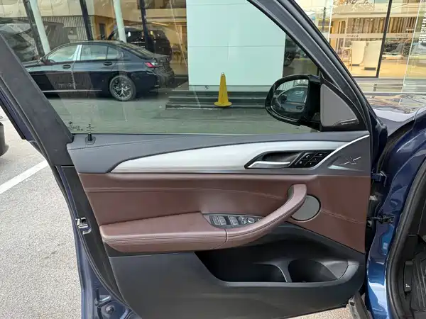 BMW iX3 2021