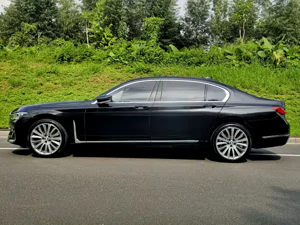 BMW 7 Series 2021