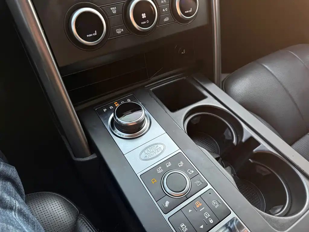 Land Rover Discovery 2020 — фото 14