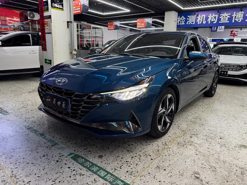 Hyundai Elantra 2023 — фото 1