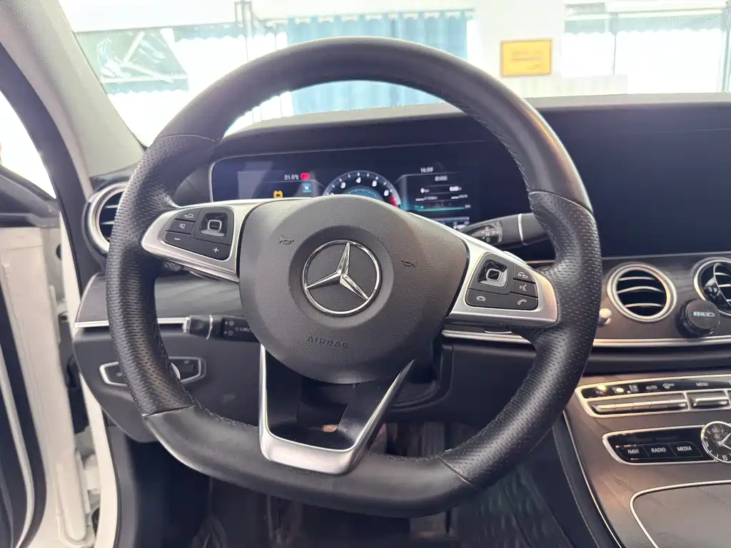 Mercedes-Benz E-Class 2019 — фото 8