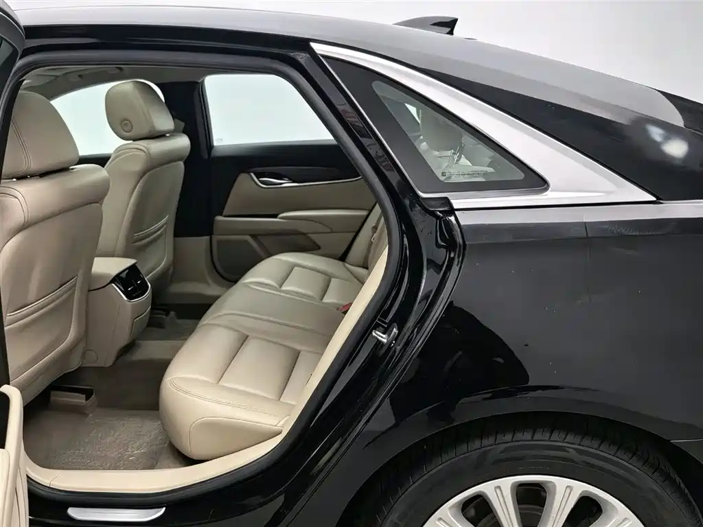 Cadillac XTS 2017 — фото 15