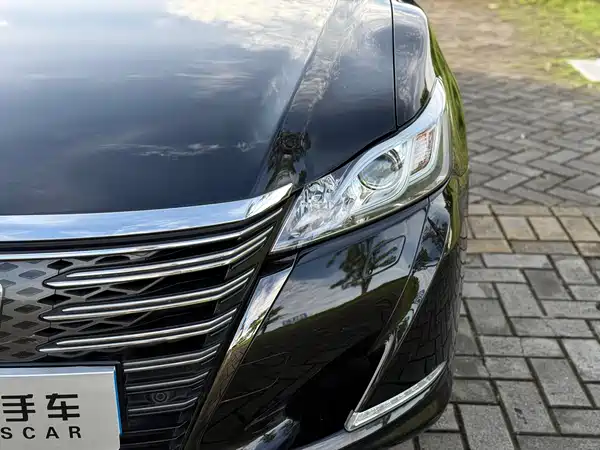 Toyota Crown 2018