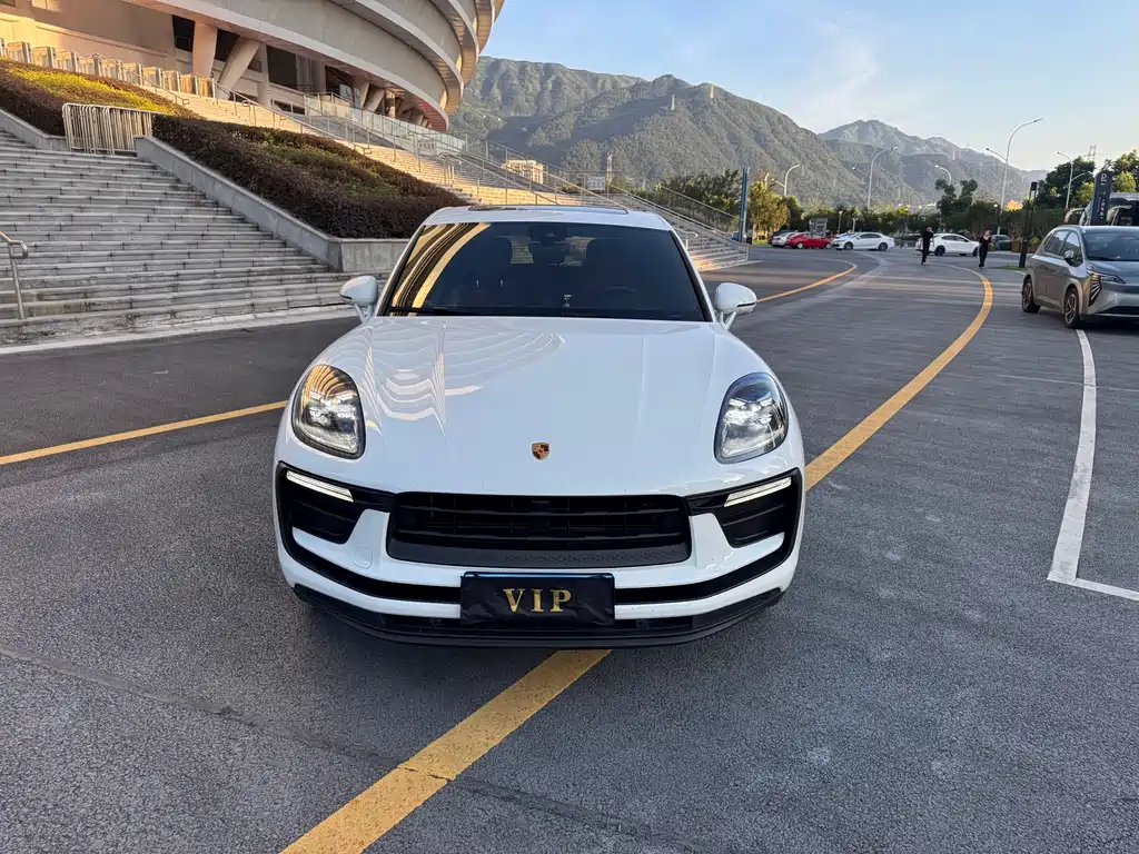 Porsche Macan 2024