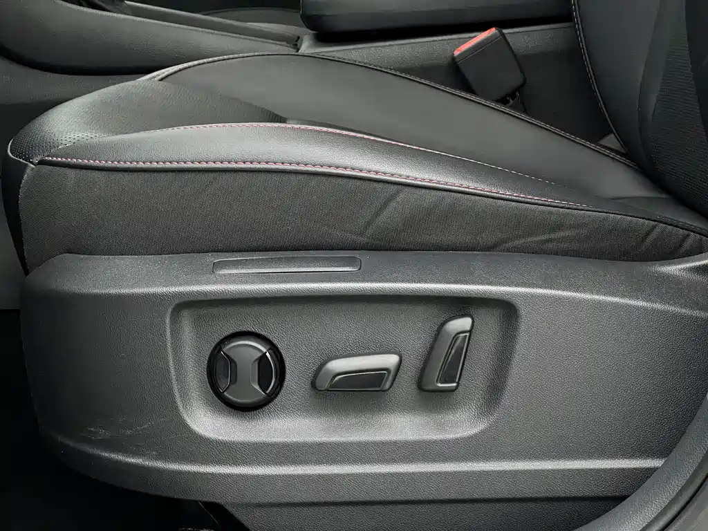 Skoda Karoq 2023 — фото 9
