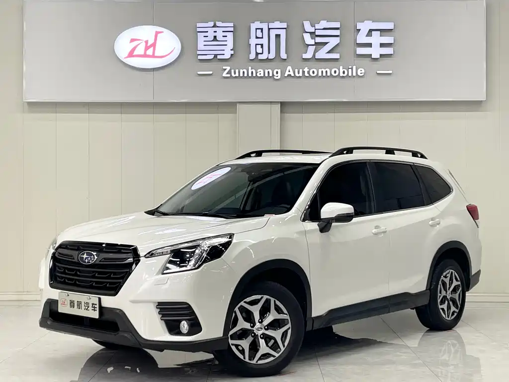 Subaru Forester 2022 — фото 1