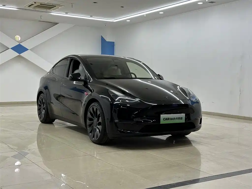 Tesla Model Y 2023 — фото 2