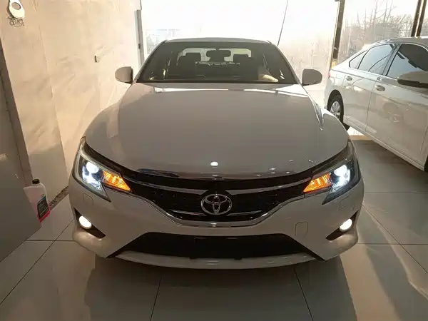 Toyota Reiz 2013