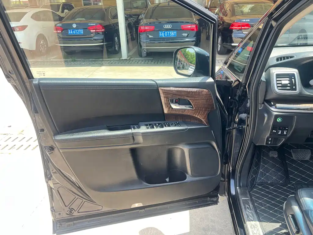 Honda Odyssey 2016 — фото 6