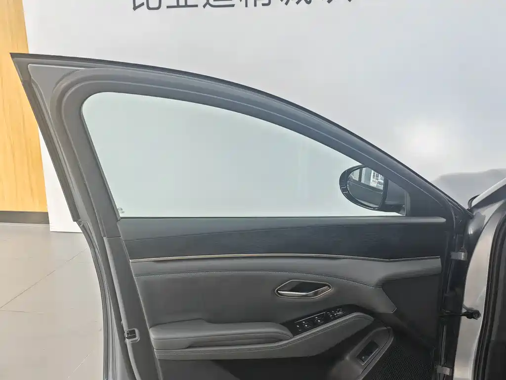 BYD Qin L 2025 — фото 9